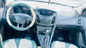 Ford Focus 2016 Noir
