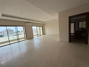 2chbre Appartement dans Lascoco Maison, Marcory à Vendre