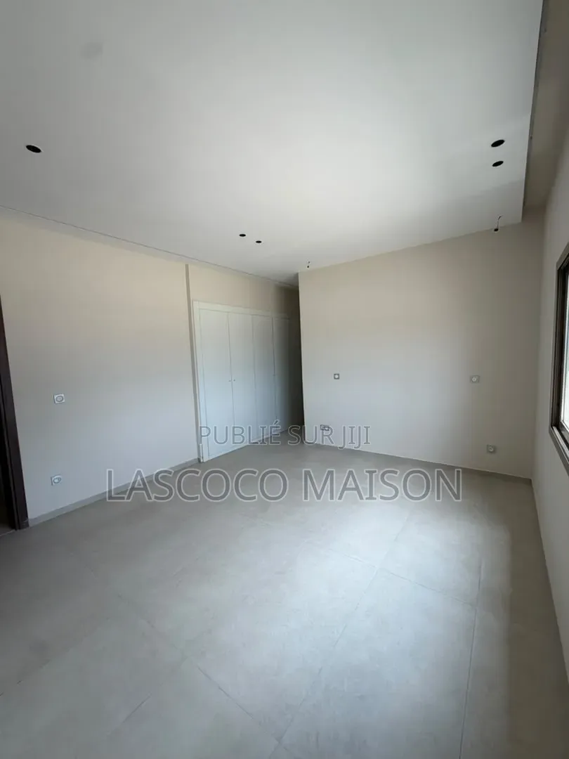 2chbre Appartement dans Lascoco Maison, Marcory à Vendre