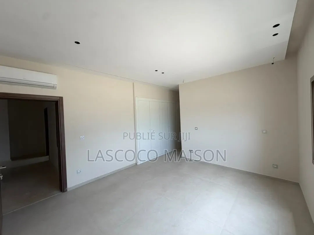2chbre Appartement dans Lascoco Maison, Marcory à Vendre