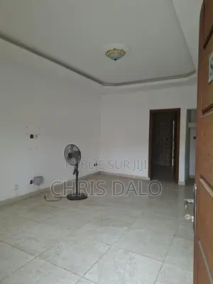 2chbre Villa dans Sang, Cocody à Vendre