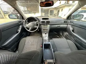 Toyota Avensis 2006 Noir
