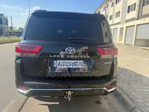 Toyota Land Cruiser 2025 Noir