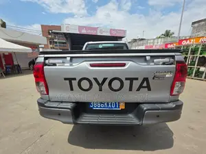 Toyota Hilux Revo Double Cab Deisel 2.4 AWD 2022 Gris