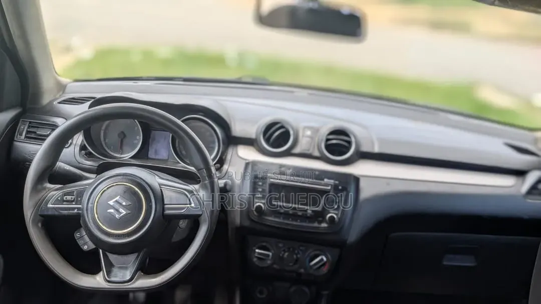 Suzuki Swift 2023 Gris