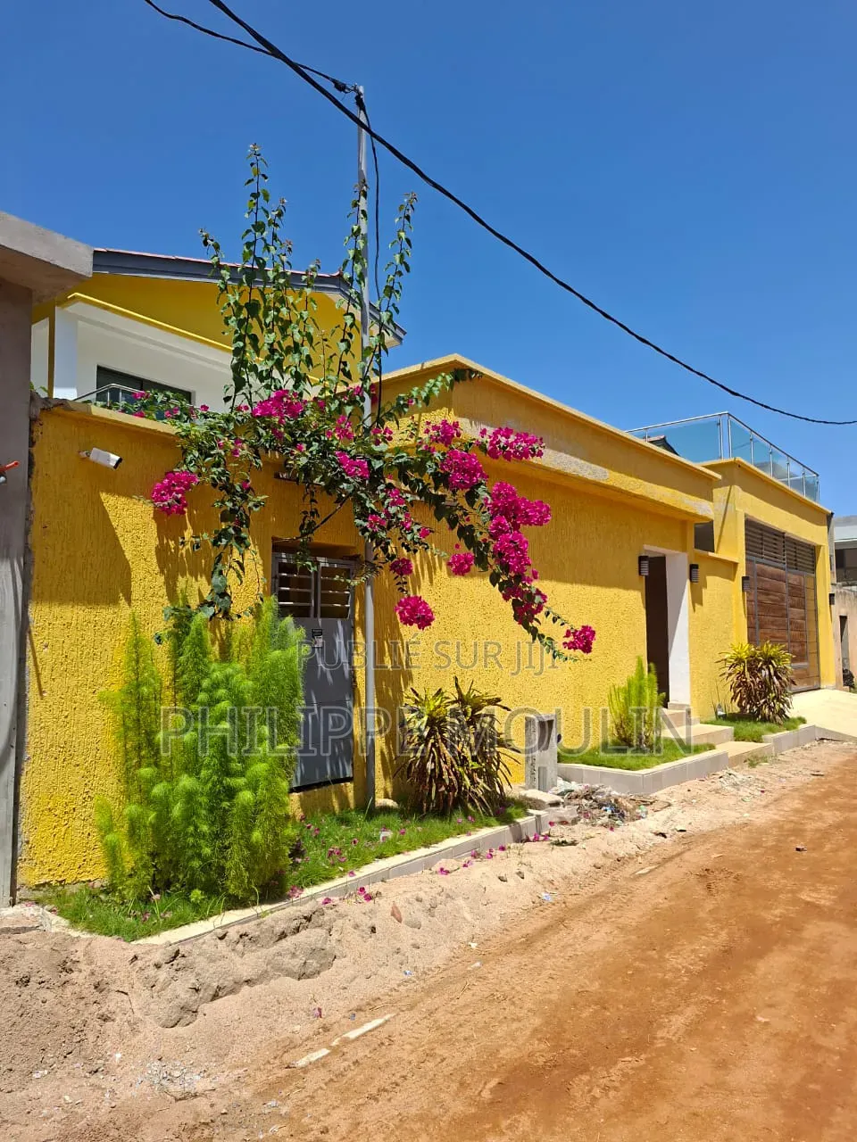 7chbre Duplex dans Duplex De 7 Pièces, Grand-Bassam à Vendre