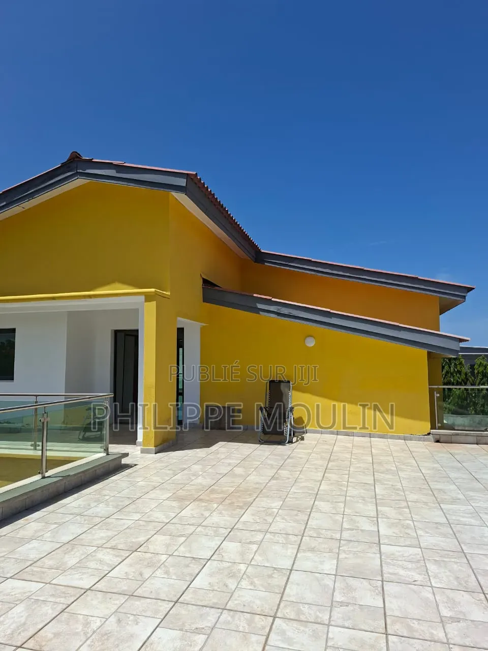7chbre Duplex dans Duplex De 7 Pièces, Grand-Bassam à Vendre