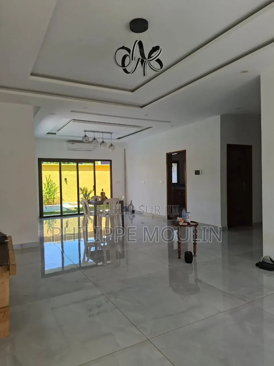 7chbre Duplex dans Duplex De 7 Pièces, Grand-Bassam à Vendre