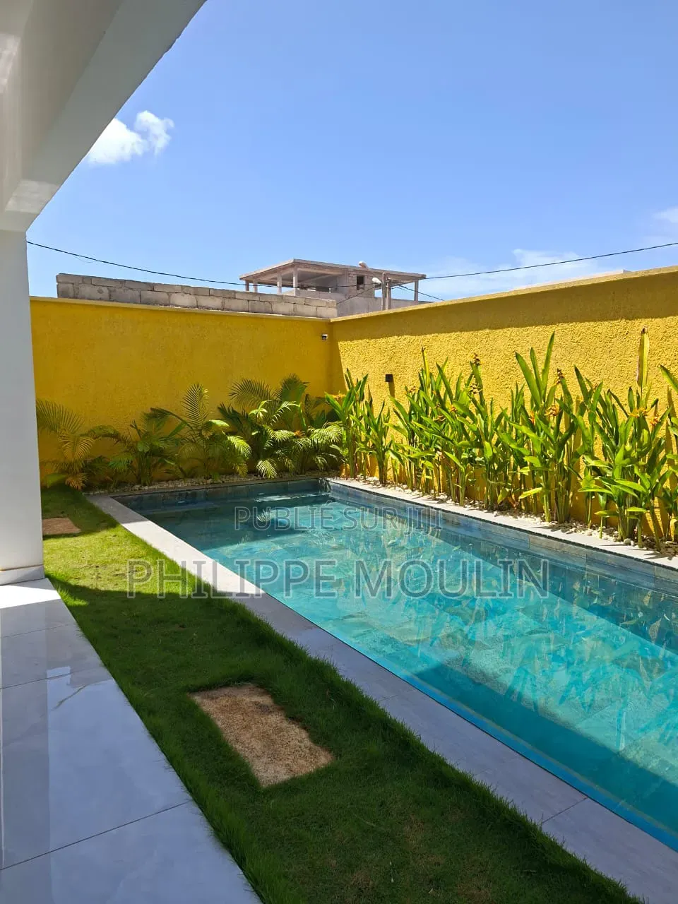 7chbre Duplex dans Duplex De 7 Pièces, Grand-Bassam à Vendre