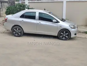 Toyota Yaris 2014 Argenté
