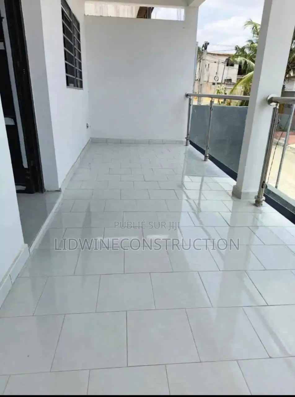 4chbre Duplex dans Bingerville à Vendre