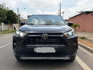 Toyota RAV4 2024 Bleu