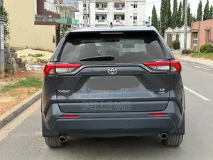 Toyota RAV4 2024 Bleu