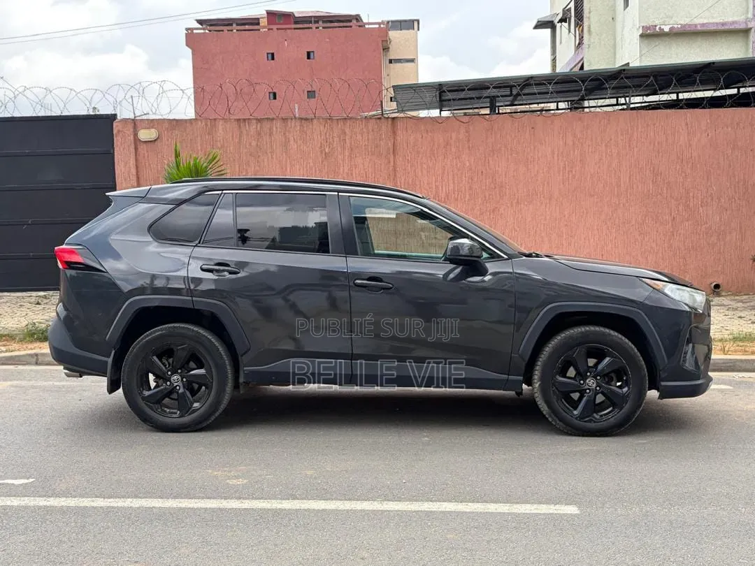 Toyota RAV4 2024 Bleu