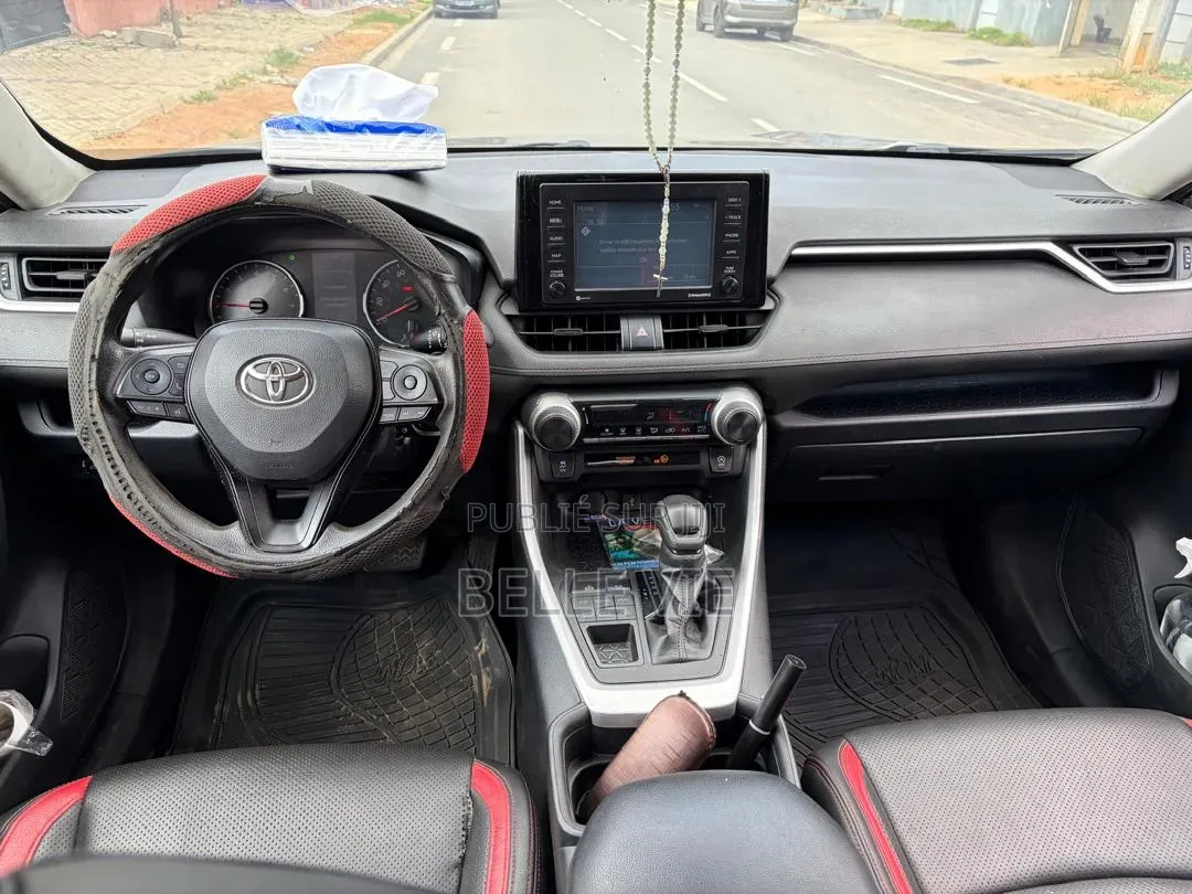 Toyota RAV4 2024 Bleu