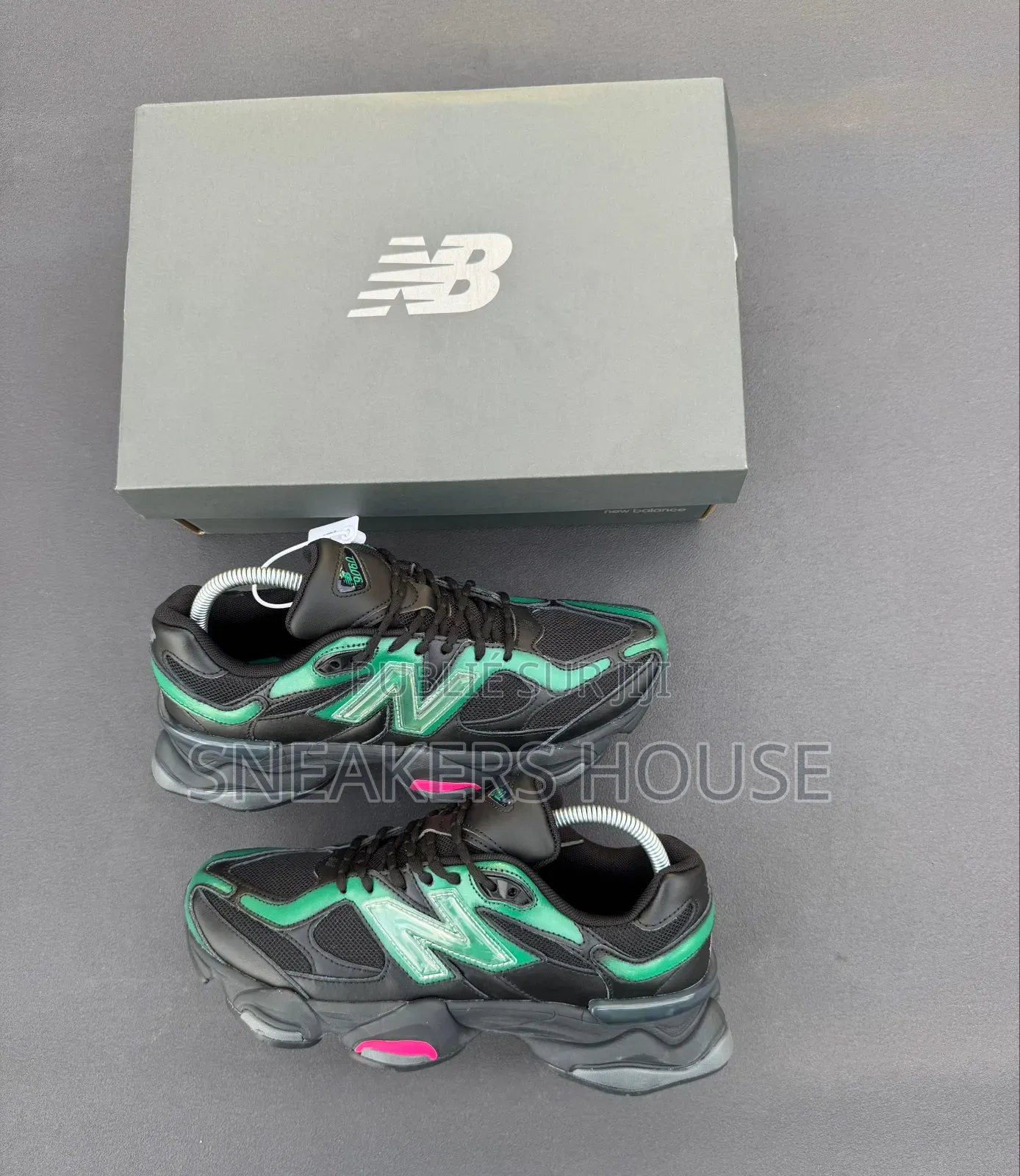New Balance 9060