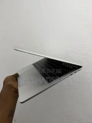 Ordinateur portable Apple MacBook Pro 2019 8GB Intel Core i5 SSD 256GB