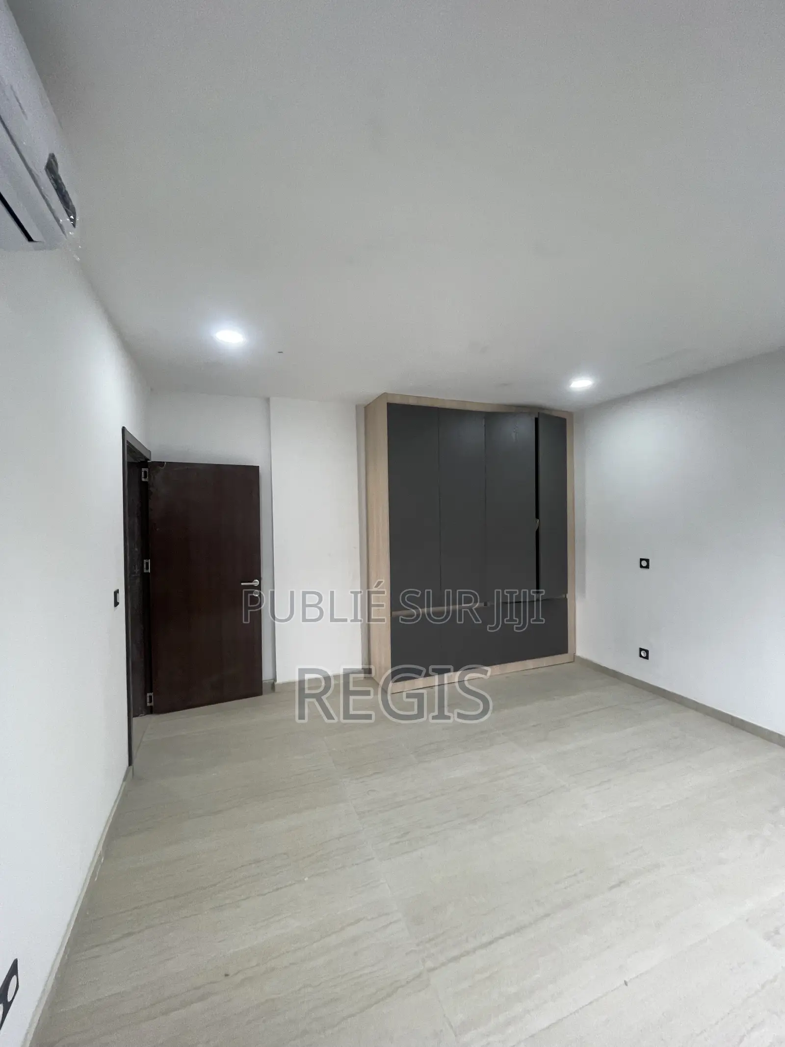 2chbre Appartement dans Regis, Cocody à Louer