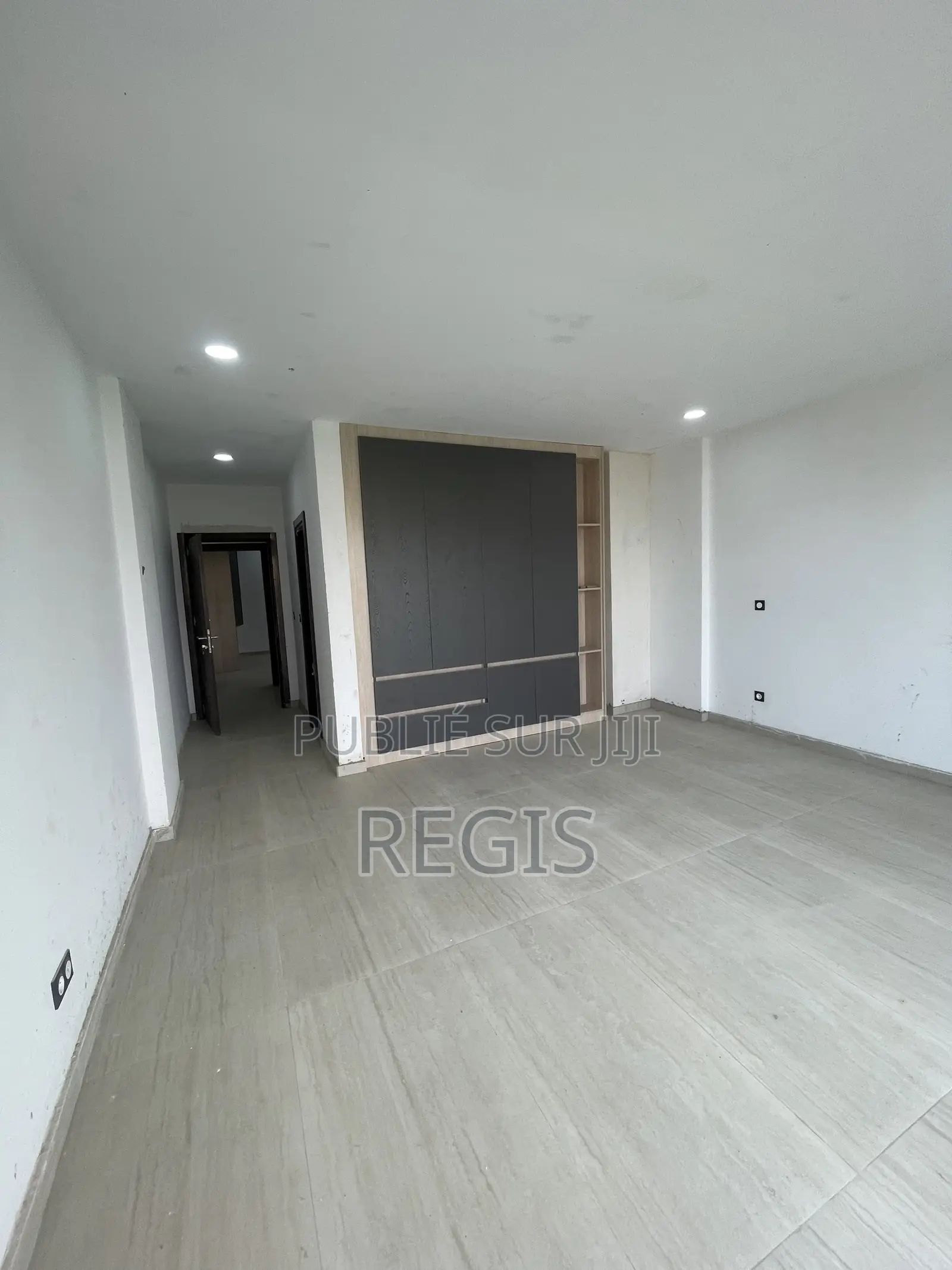 2chbre Appartement dans Regis, Cocody à Louer