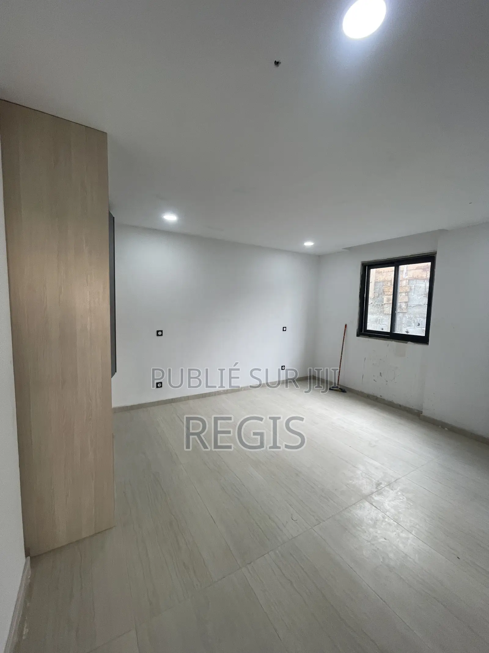 2chbre Appartement dans Regis, Cocody à Louer