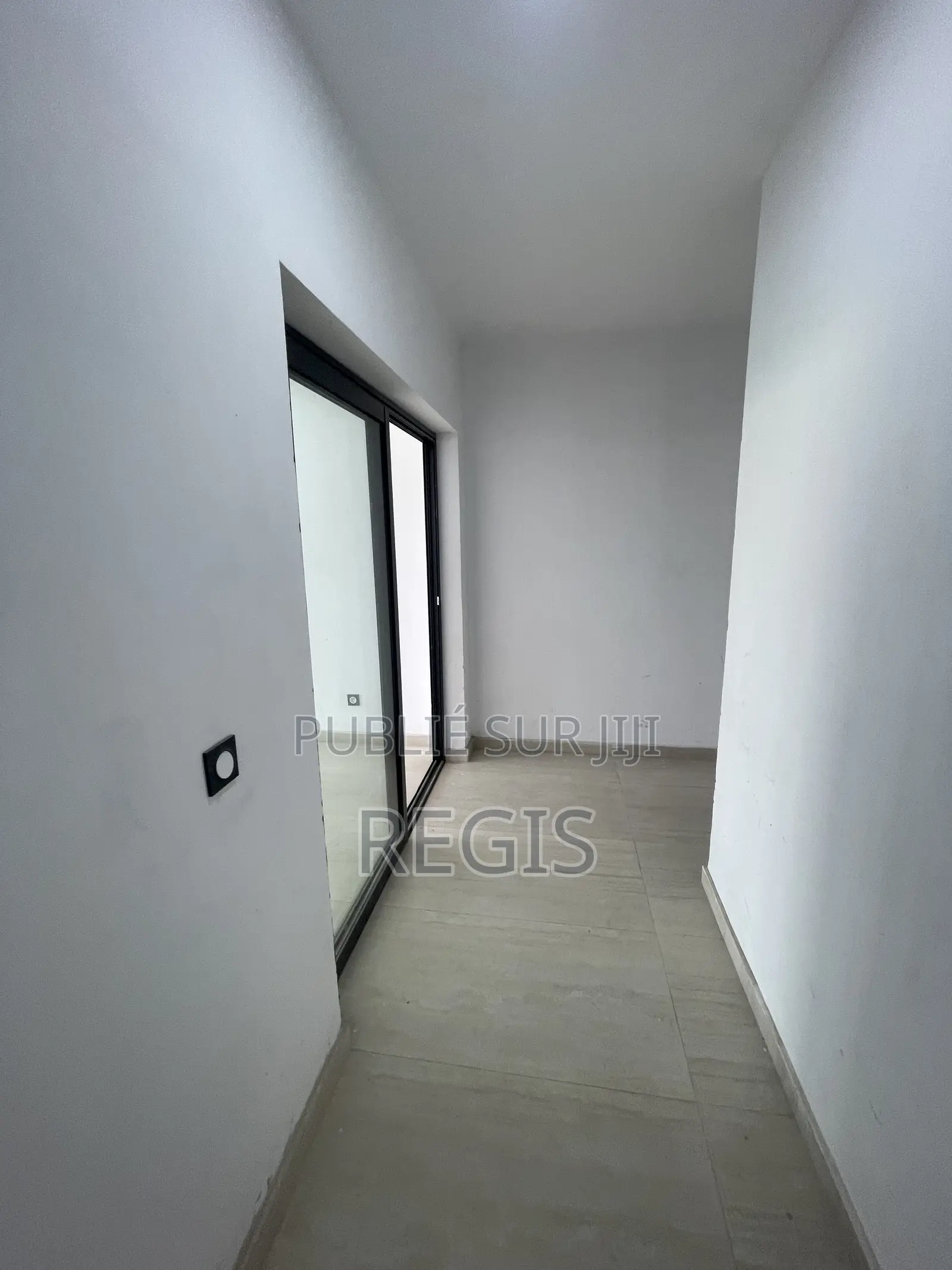 2chbre Appartement dans Regis, Cocody à Louer