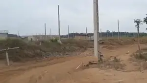 BINGERVILLE ELOKATÉ | CITÉ DES LILAS | Terrain De 300m2 Très Bien Plac