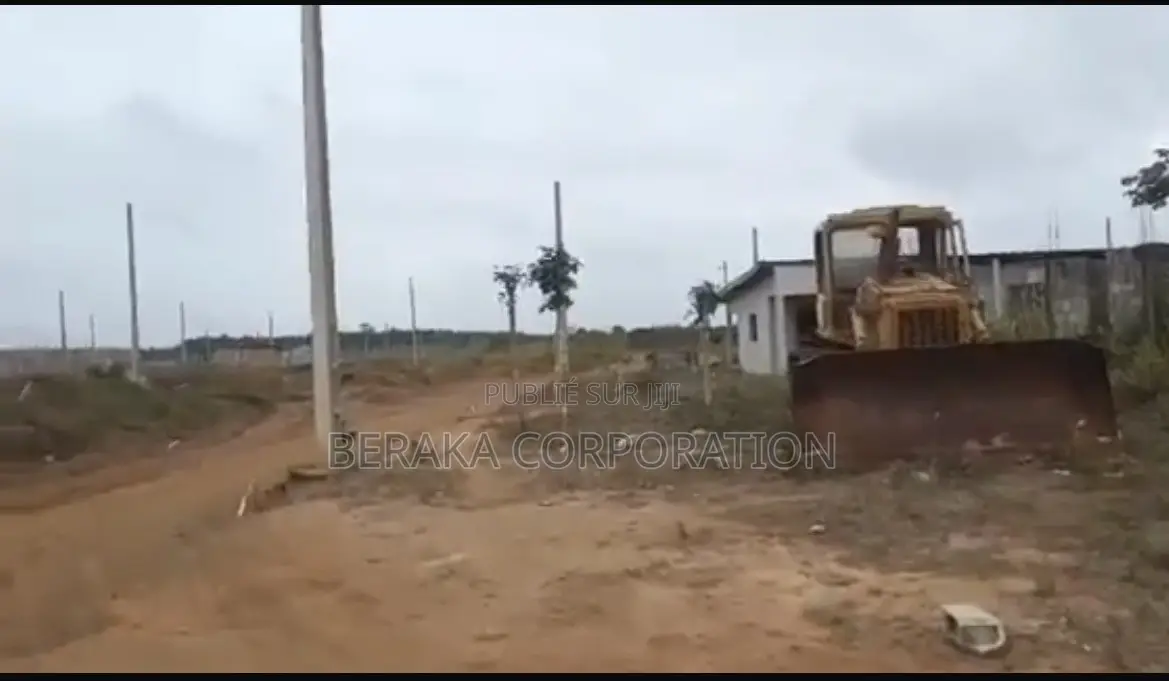 BINGERVILLE ELOKATÉ | CITÉ DES LILAS | Terrain De 300m2 Très Bien Plac