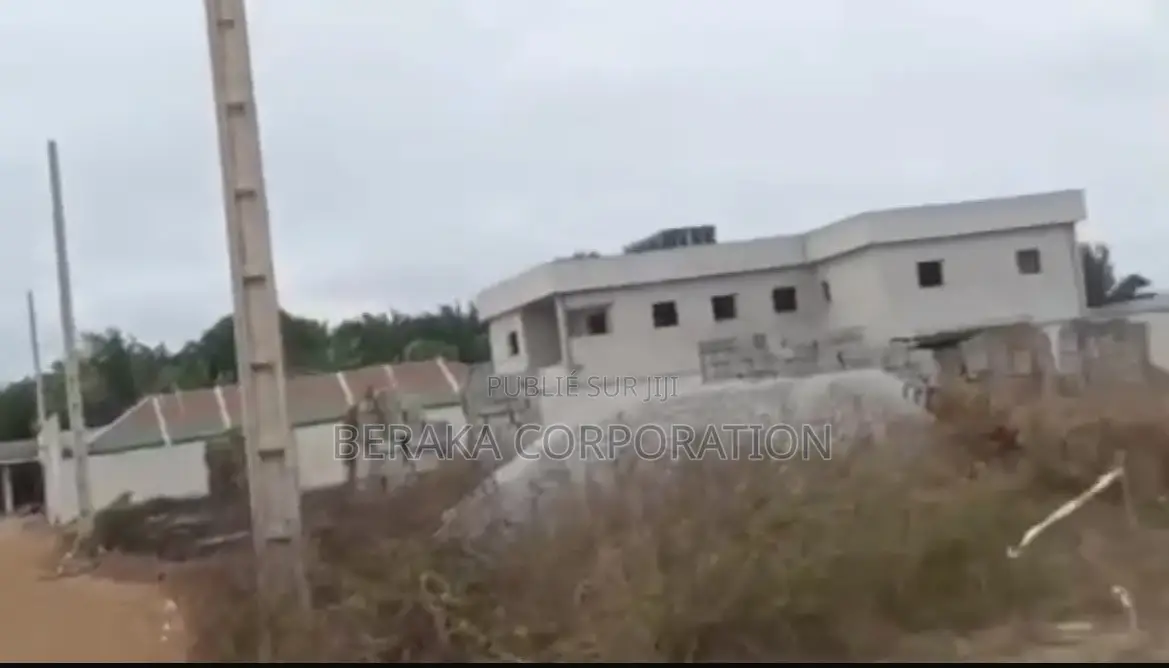 BINGERVILLE ELOKATÉ | CITÉ DES LILAS | Terrain De 300m2 Très Bien Plac