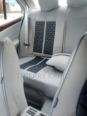 Nouveau Mercedes-Benz C200 2023 Gris
