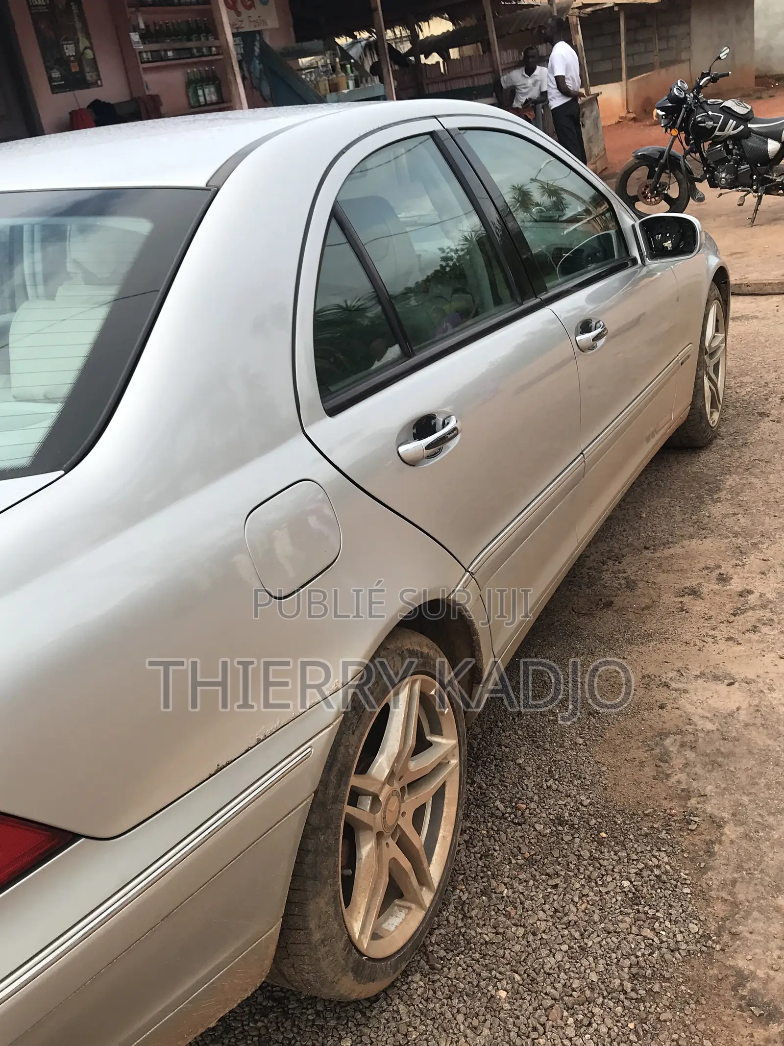 Nouveau Mercedes-Benz C200 2023 Gris