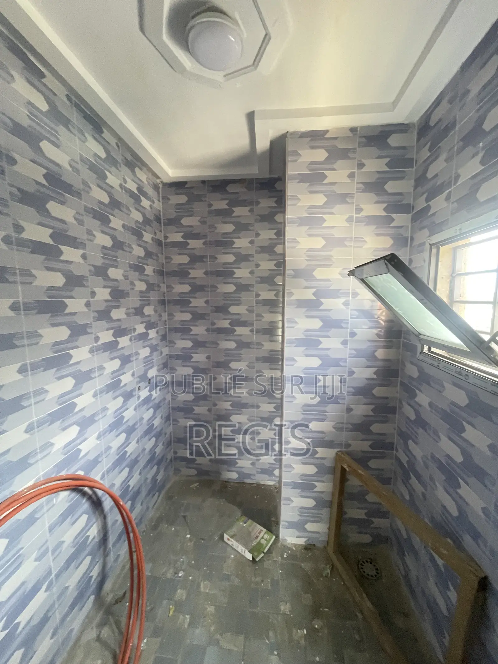 2chbre Appartement dans Regis, Cocody à Louer