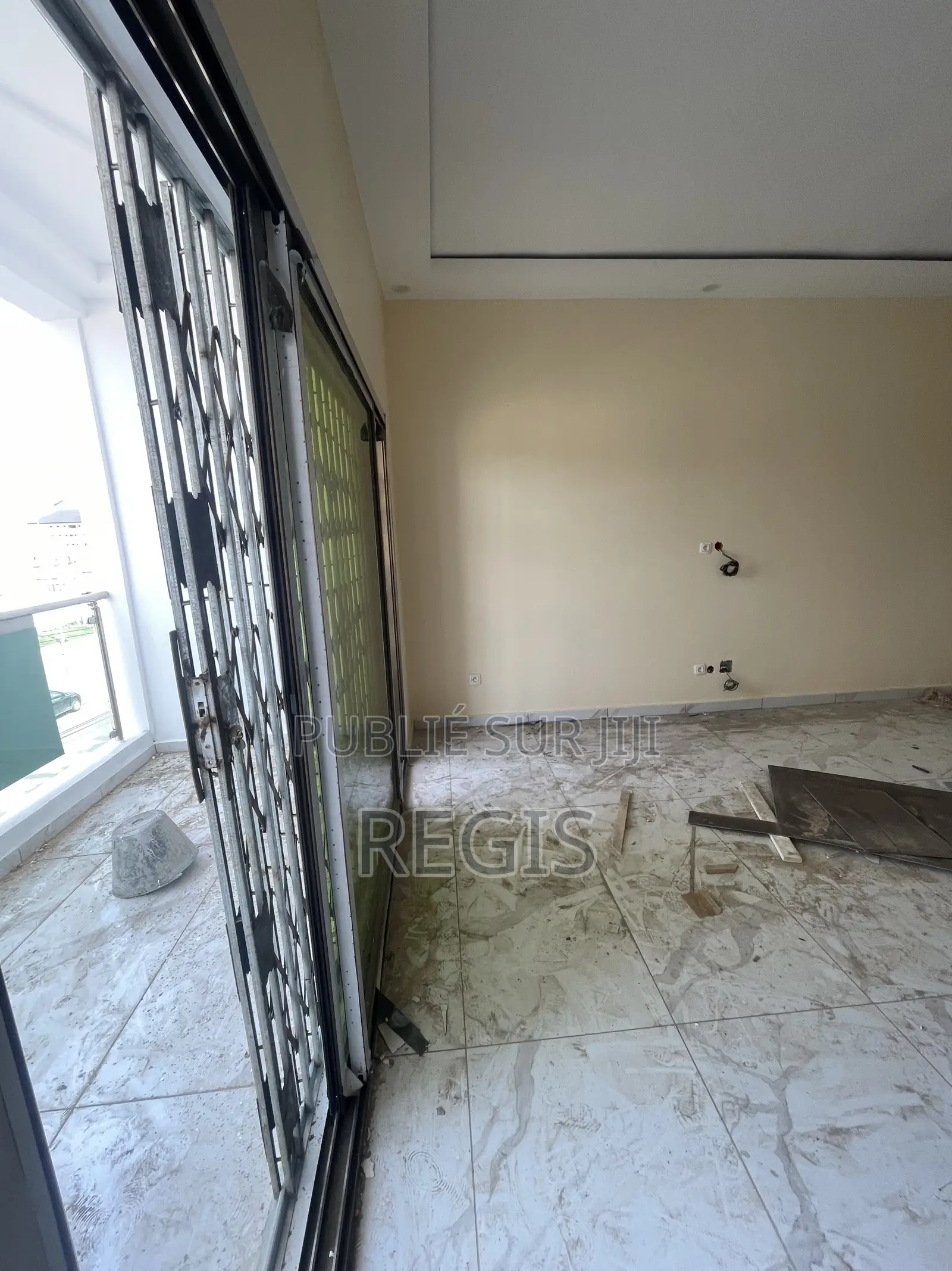 2chbre Appartement dans Regis, Cocody à Louer