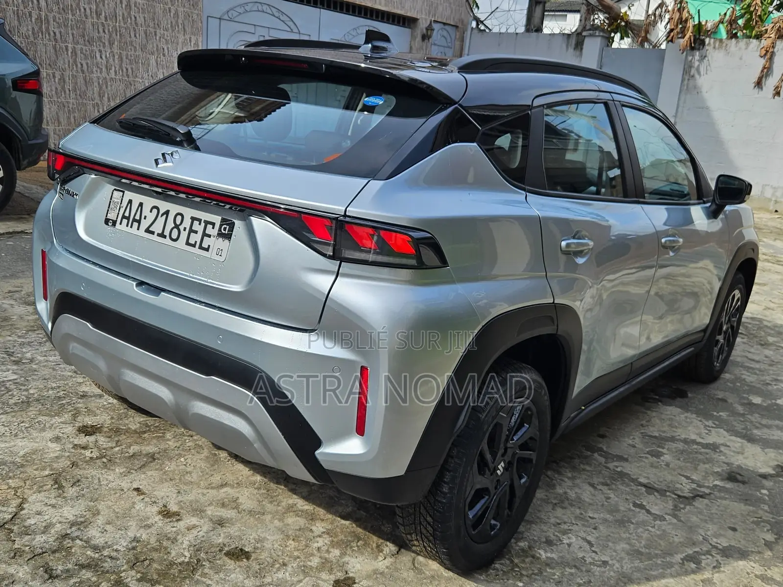 Suzuki Fronx 2024 Gris
