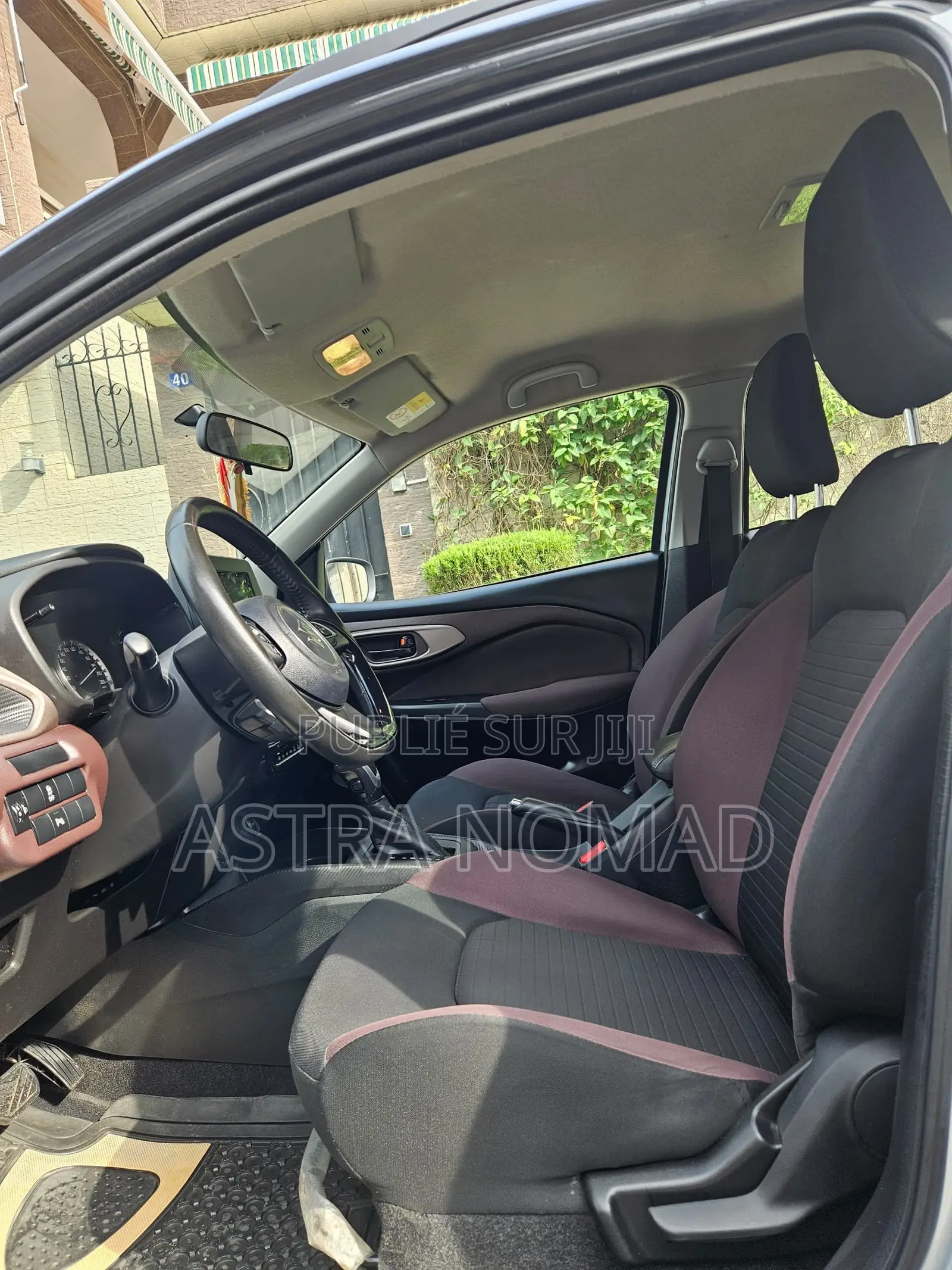 Suzuki Fronx 2024 Gris