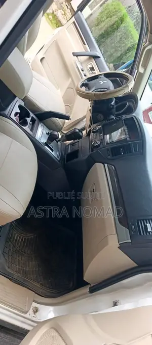Mitsubishi Pajero 2018 Blanc