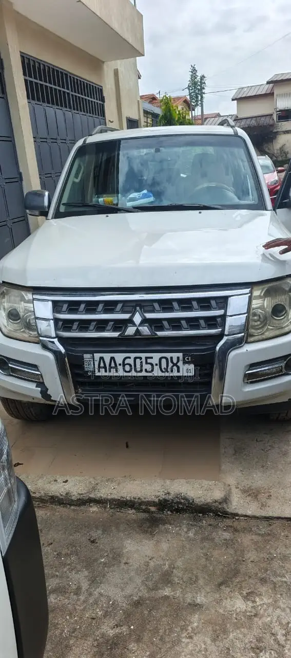 Mitsubishi Pajero 2018 Blanc