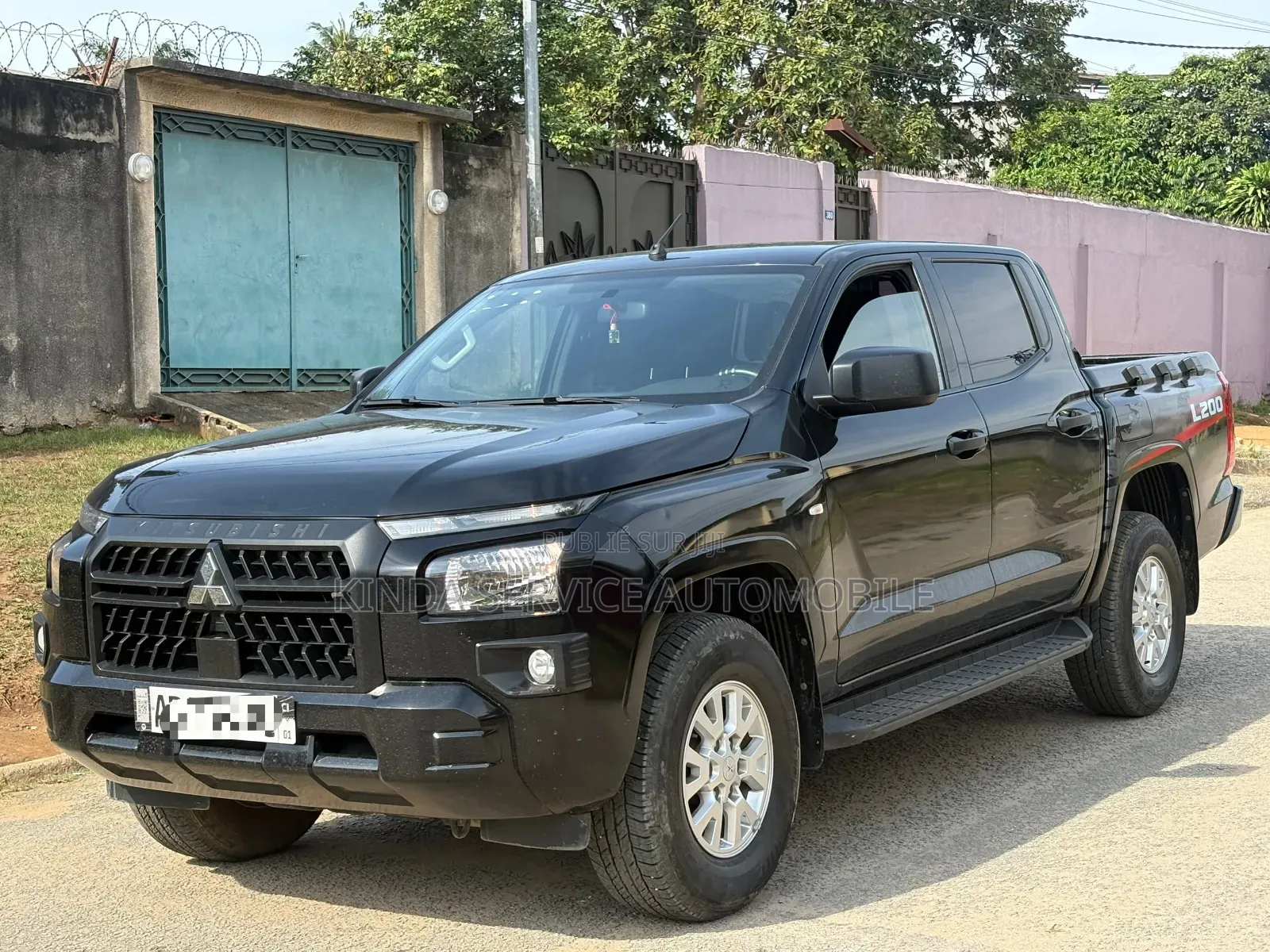 Mitsubishi L200 2025 Gris