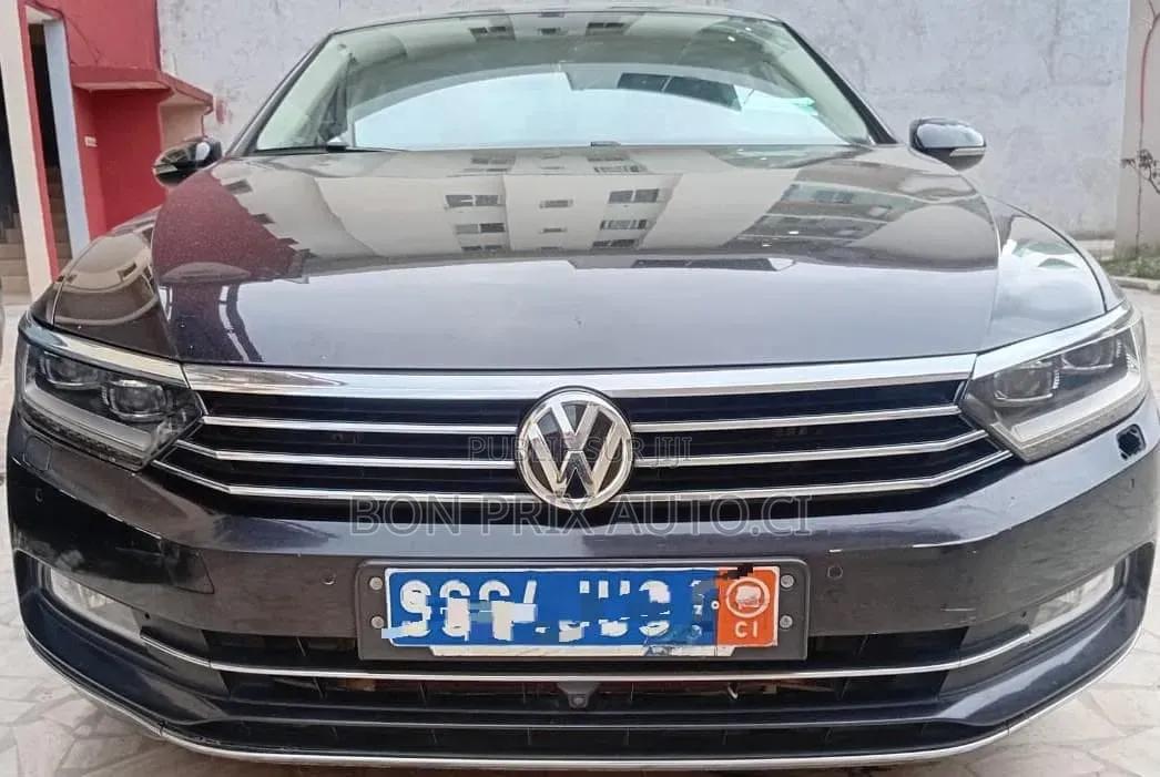 Volkswagen Passat 2.0T S 2020 Bleu