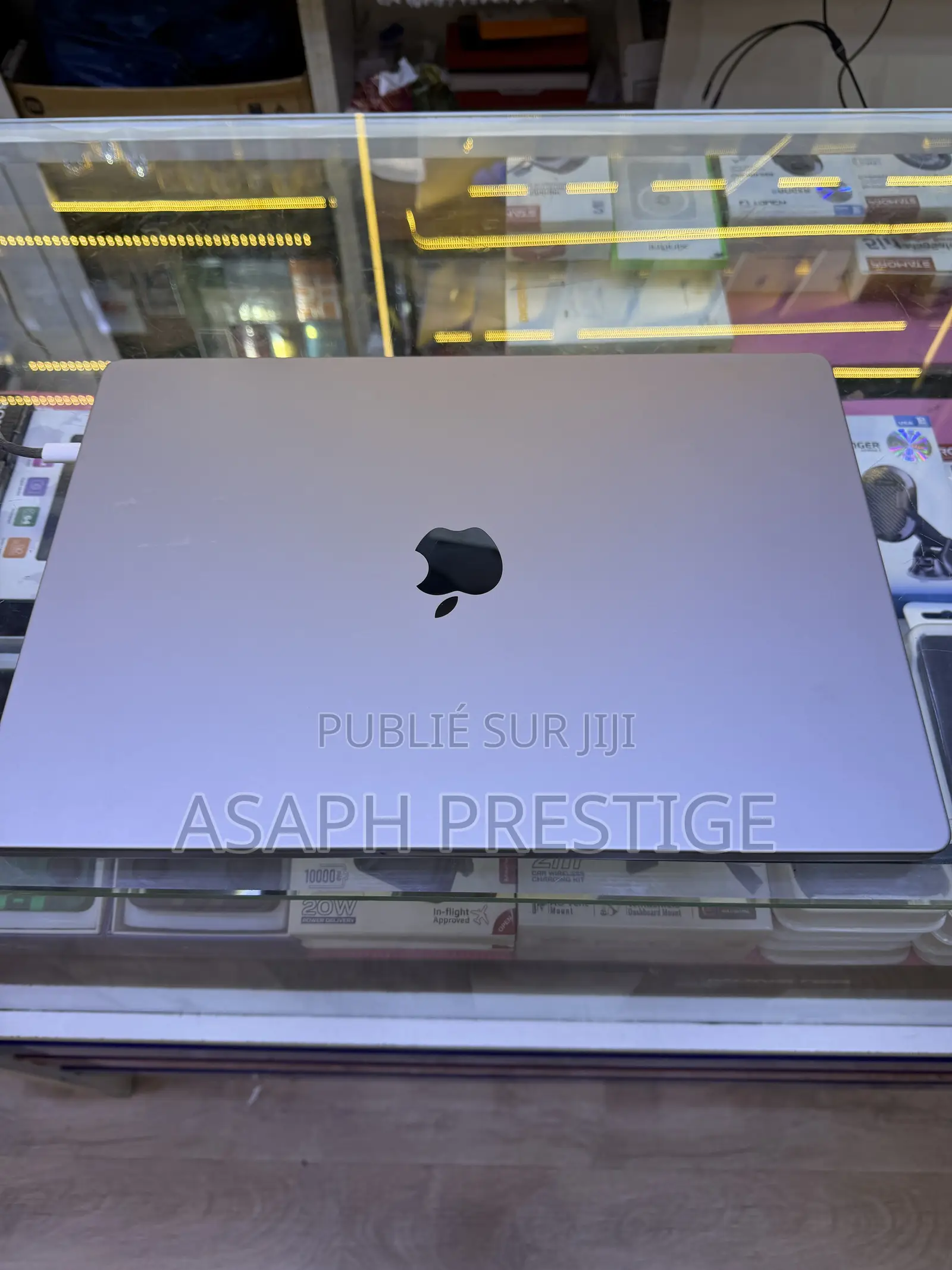 Apple MacBook Pro 2021 M1 16GB Apple M1 Pro SSD 512GB