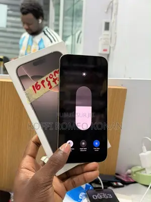 Nouveau Apple iPhone 16 Pro Max 1 TB Doré