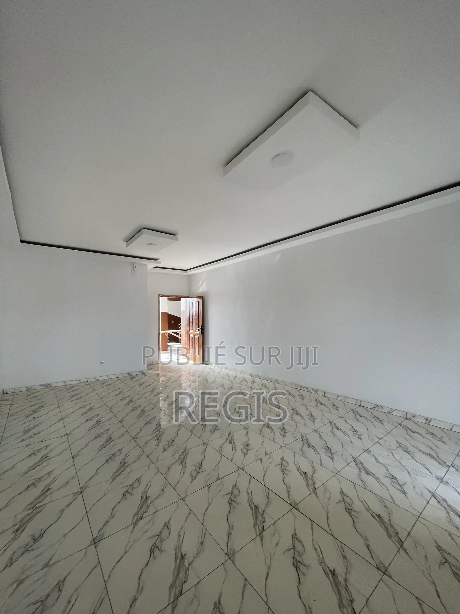 2chbre Appartement dans Regis, Cocody à Louer