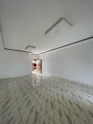 2chbre Appartement dans Regis, Cocody à Louer