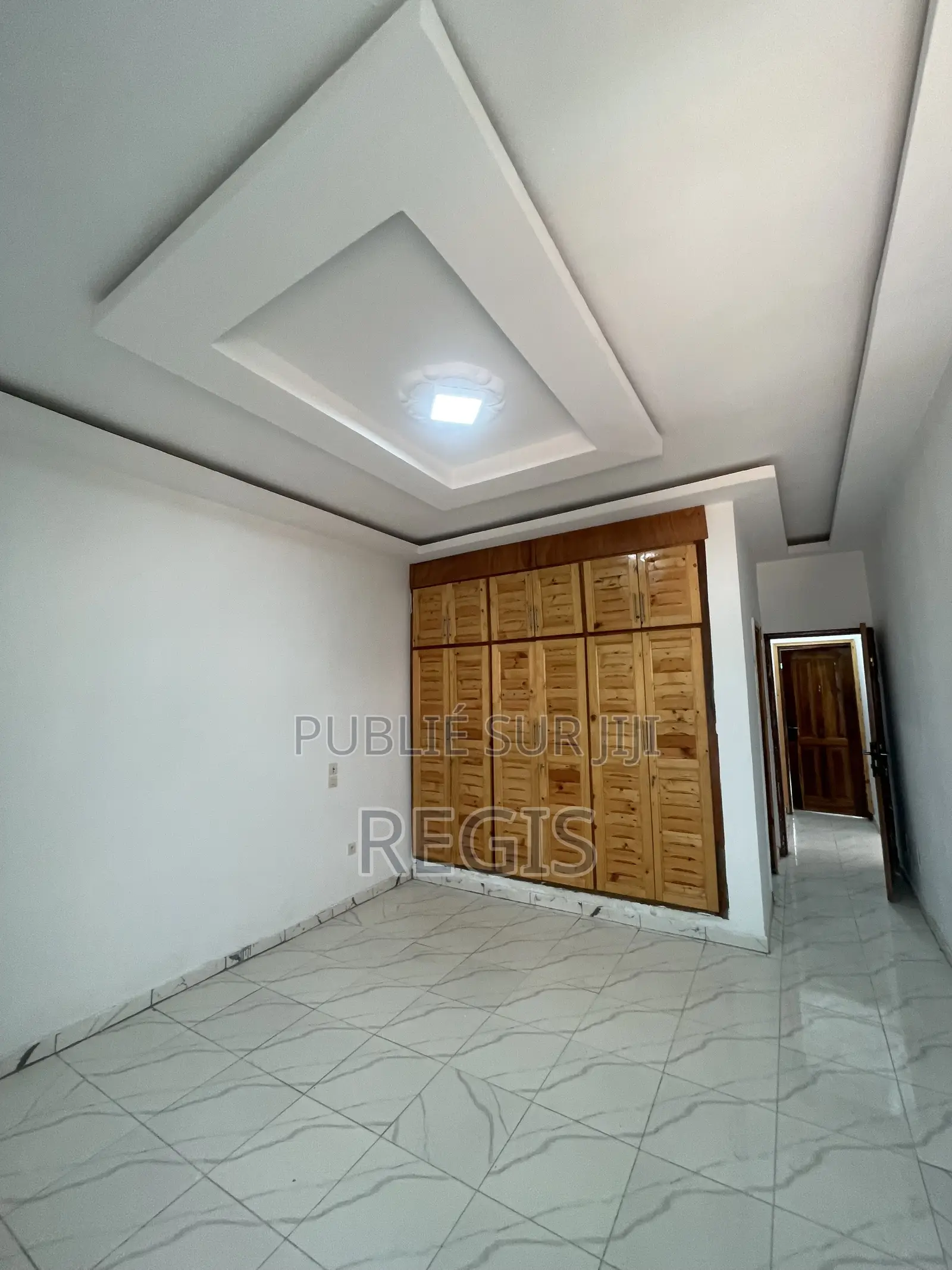2chbre Appartement dans Regis, Cocody à Louer
