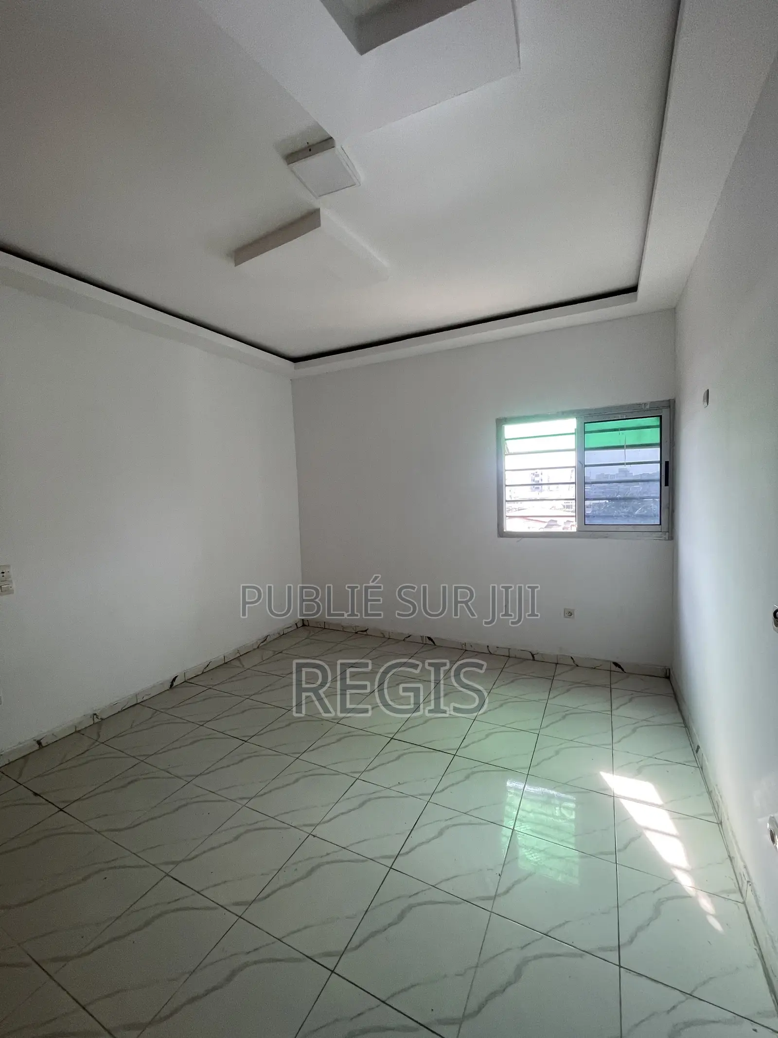2chbre Appartement dans Regis, Cocody à Louer