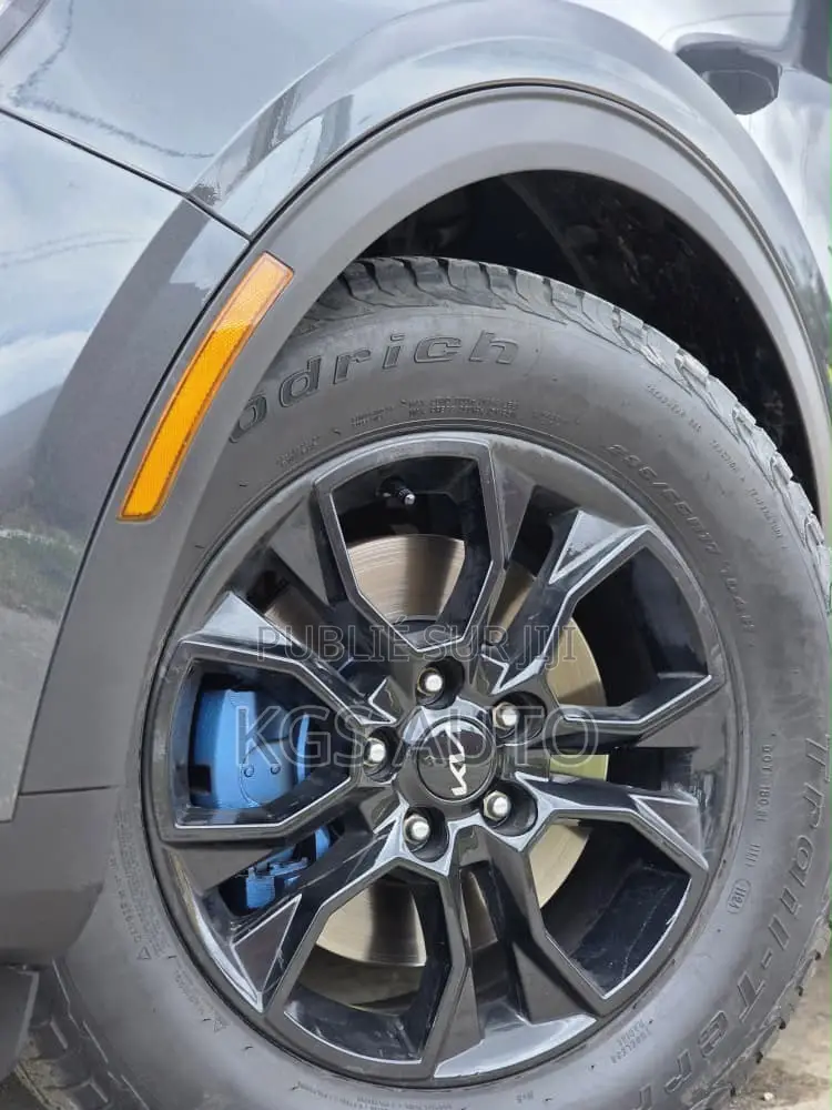 Kia Sportage X-Pro AWD 2025 Gris