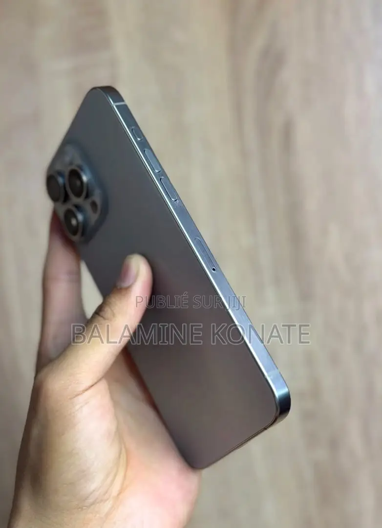Nouveau Apple iPhone 15 Pro Max 1 TB Gris