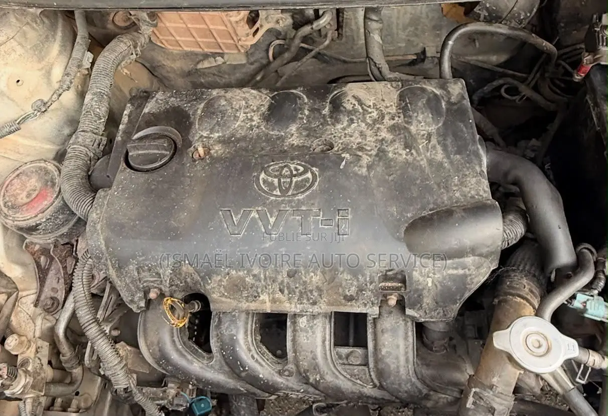 Toyota Yaris 2014 Gris