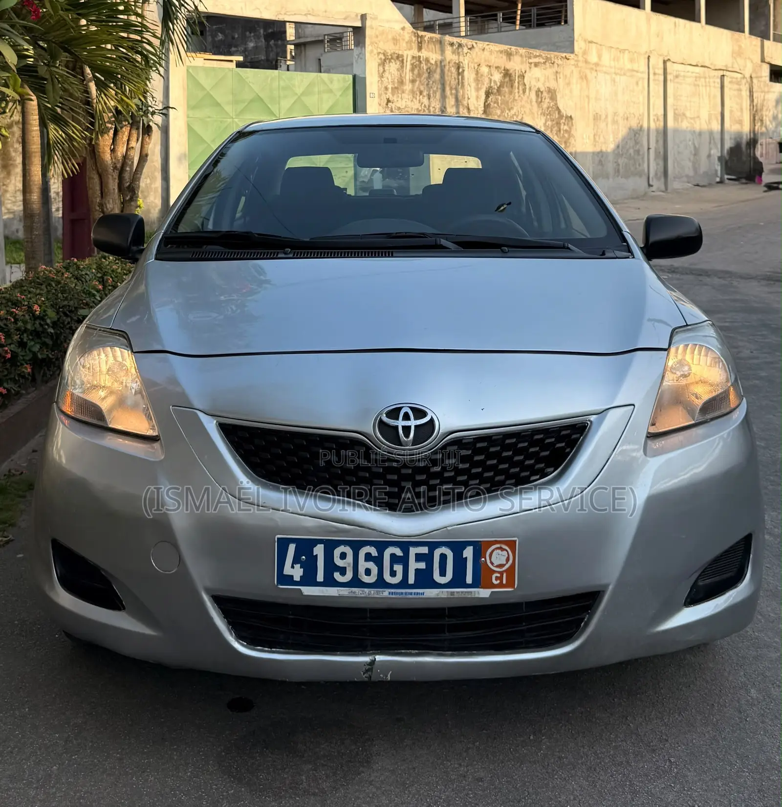 Toyota Yaris 2014 Gris