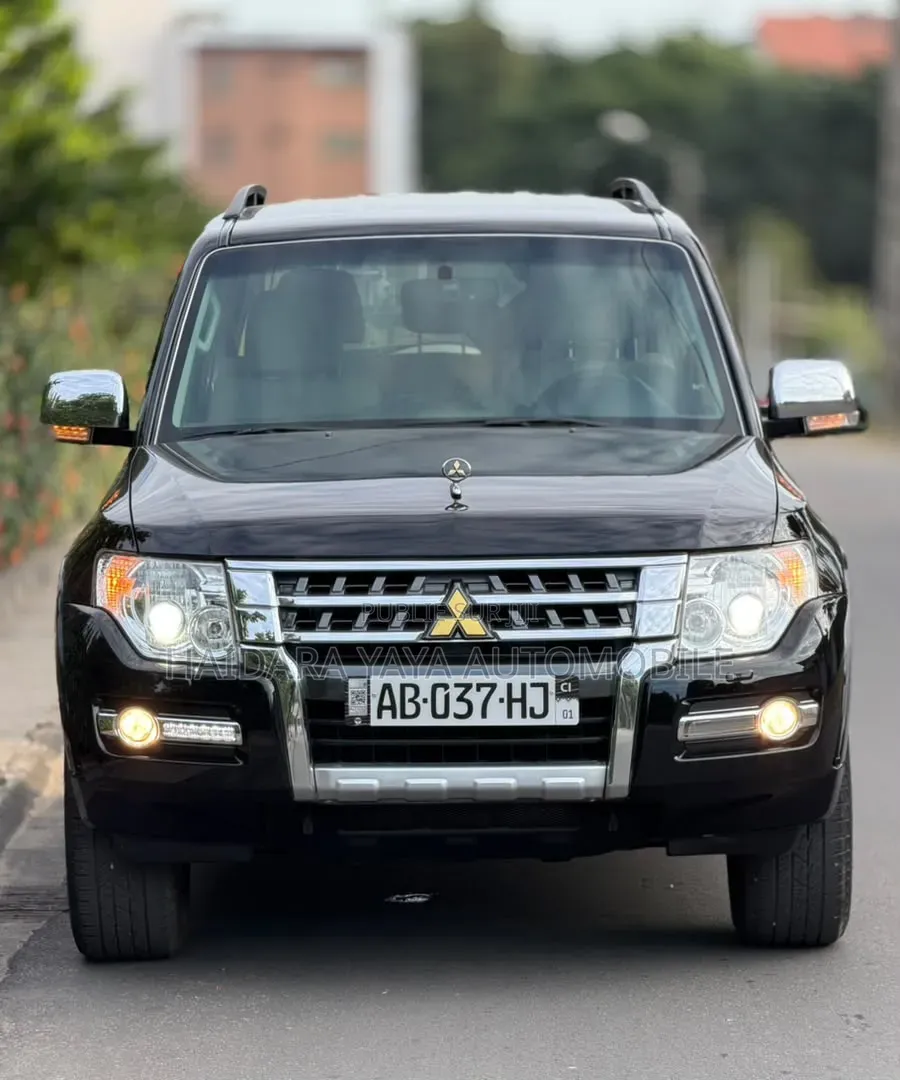 Mitsubishi Pajero 2023 Noir