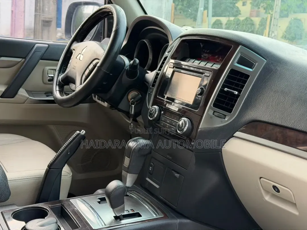 Mitsubishi Pajero 2023 Noir